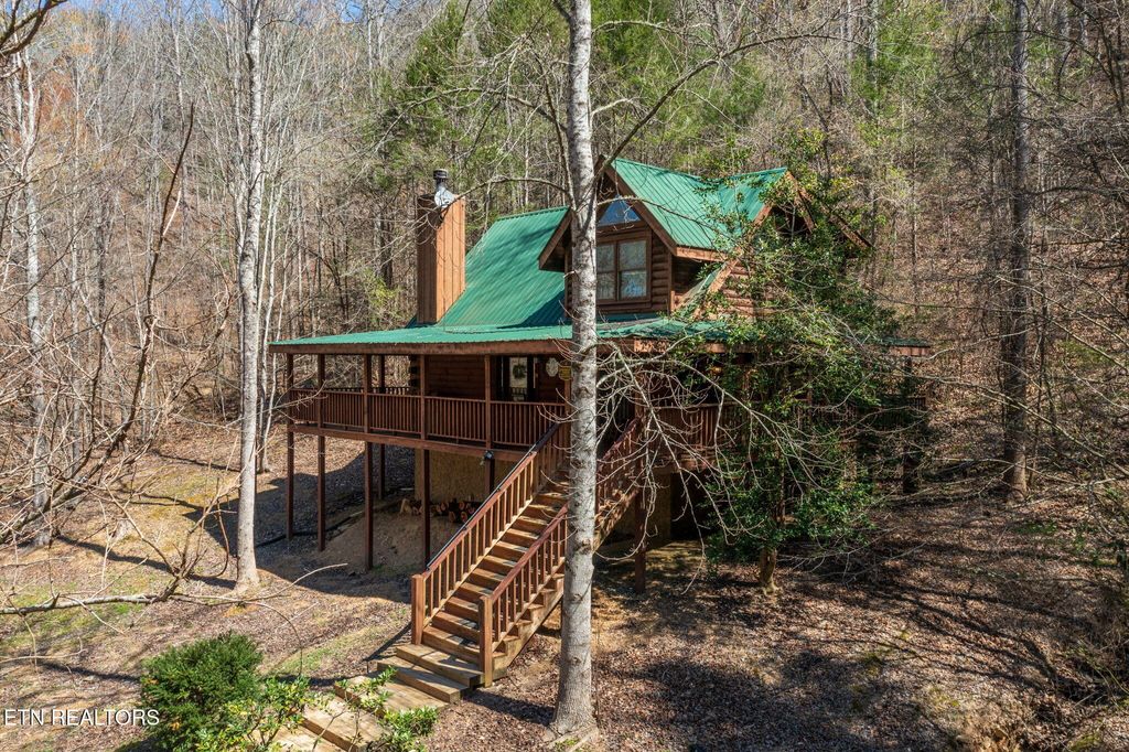 Photo of 2246 Valley Mountain Way, Sevierville, TN 37862 (MLS # 1334067)