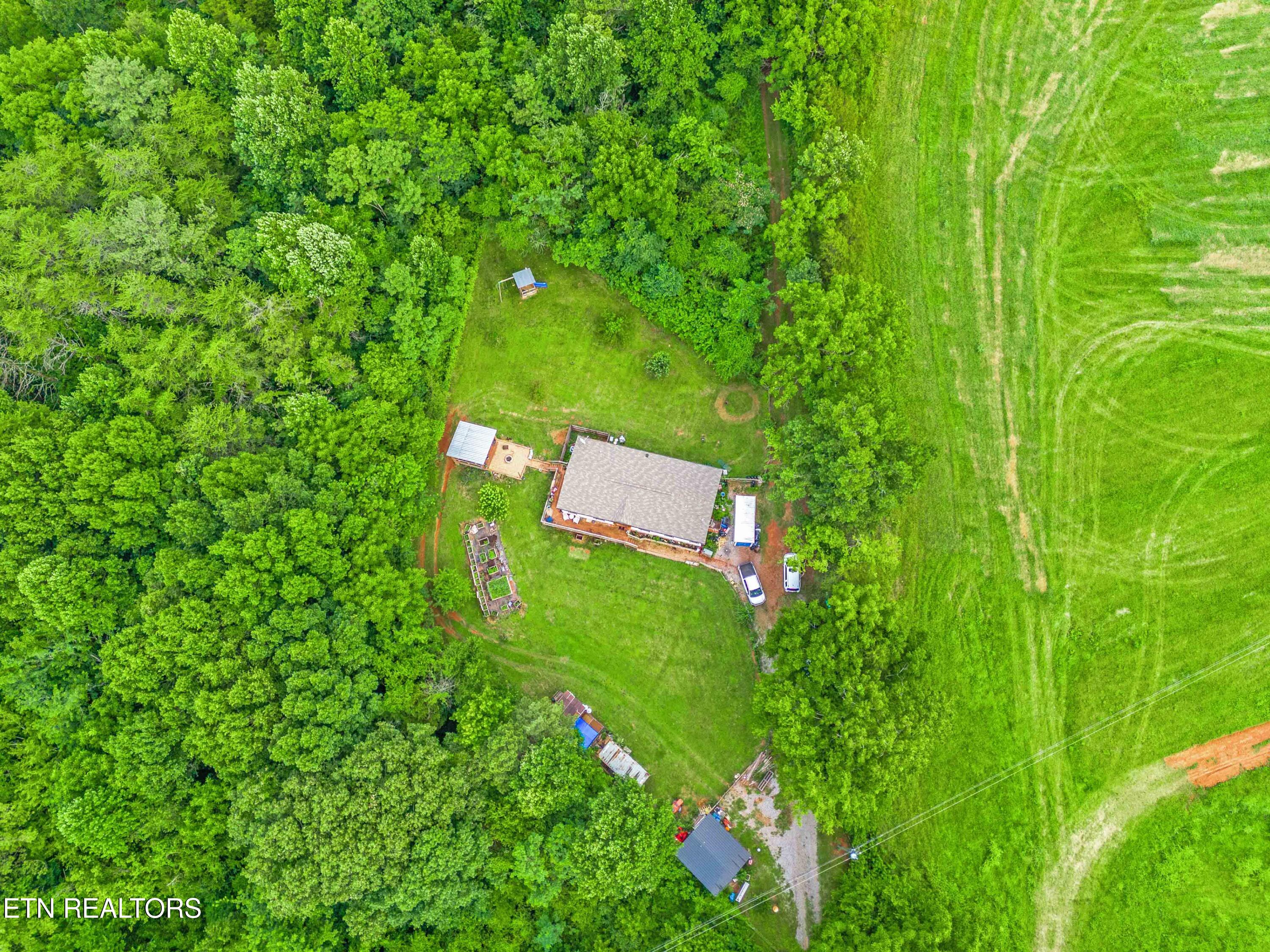516 Knob Rd