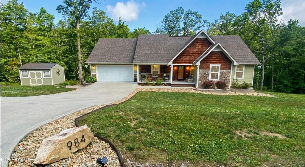 Photo of 984 Green Ridge Tr, Harriman, TN 37748 (MLS # 1328629)