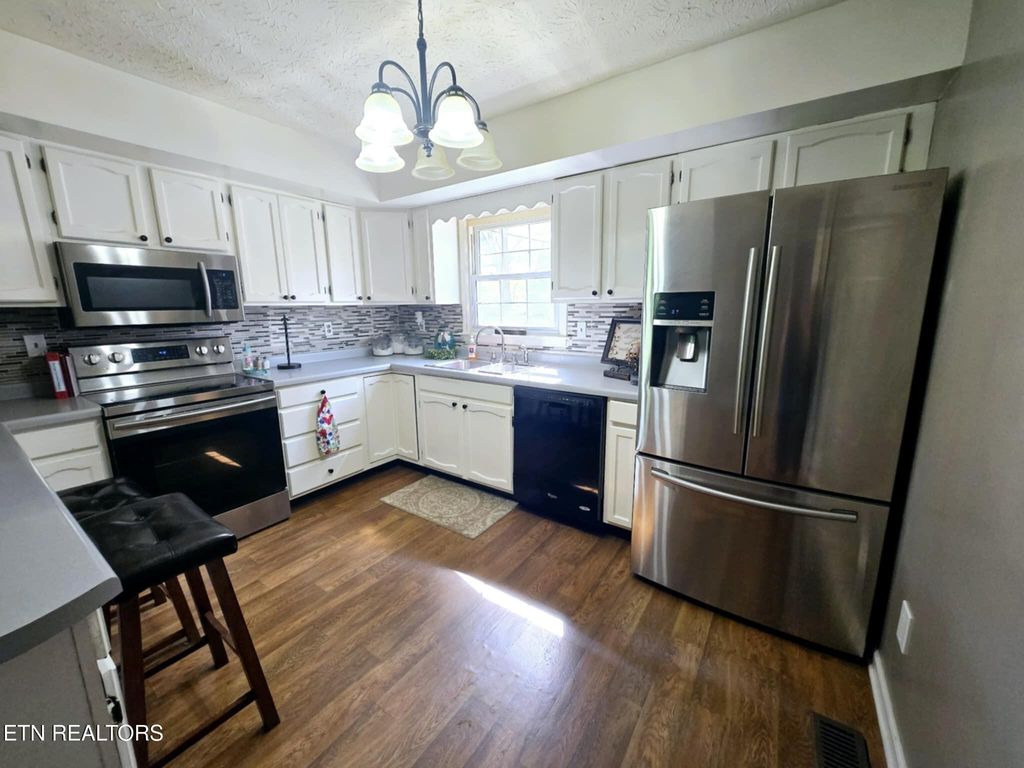 Photo of 175 Norris Drive, Tazewell, TN 37879 (MLS # 1298523)