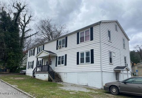 725 Chilhowee St Harriman TN 37748