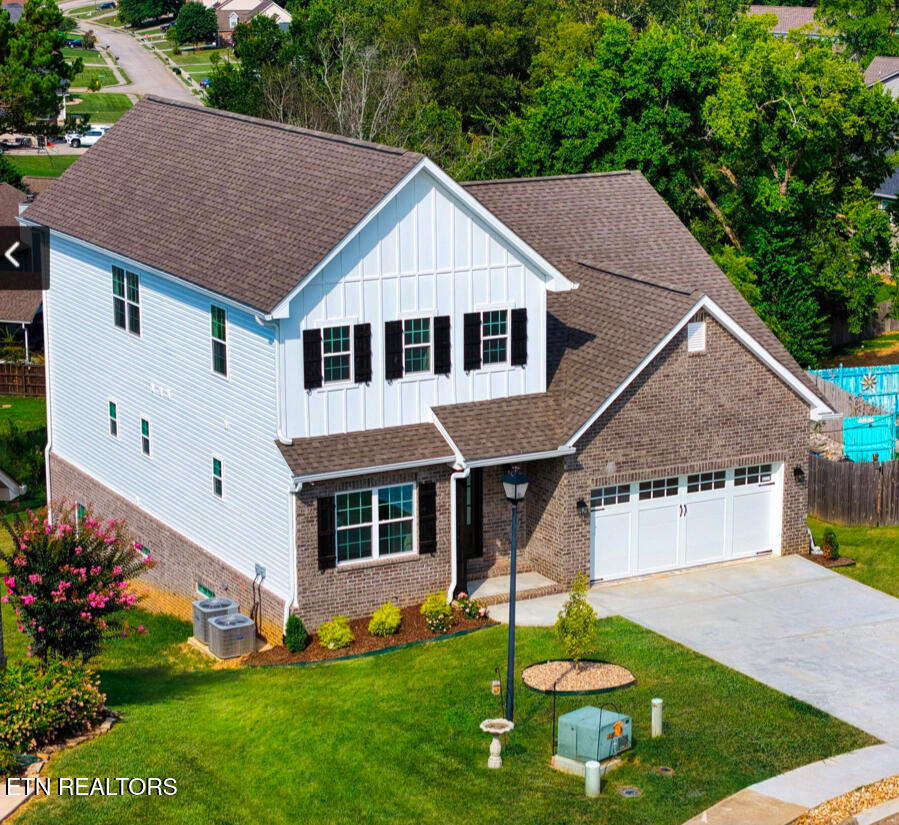 1094 W Glenview Drive