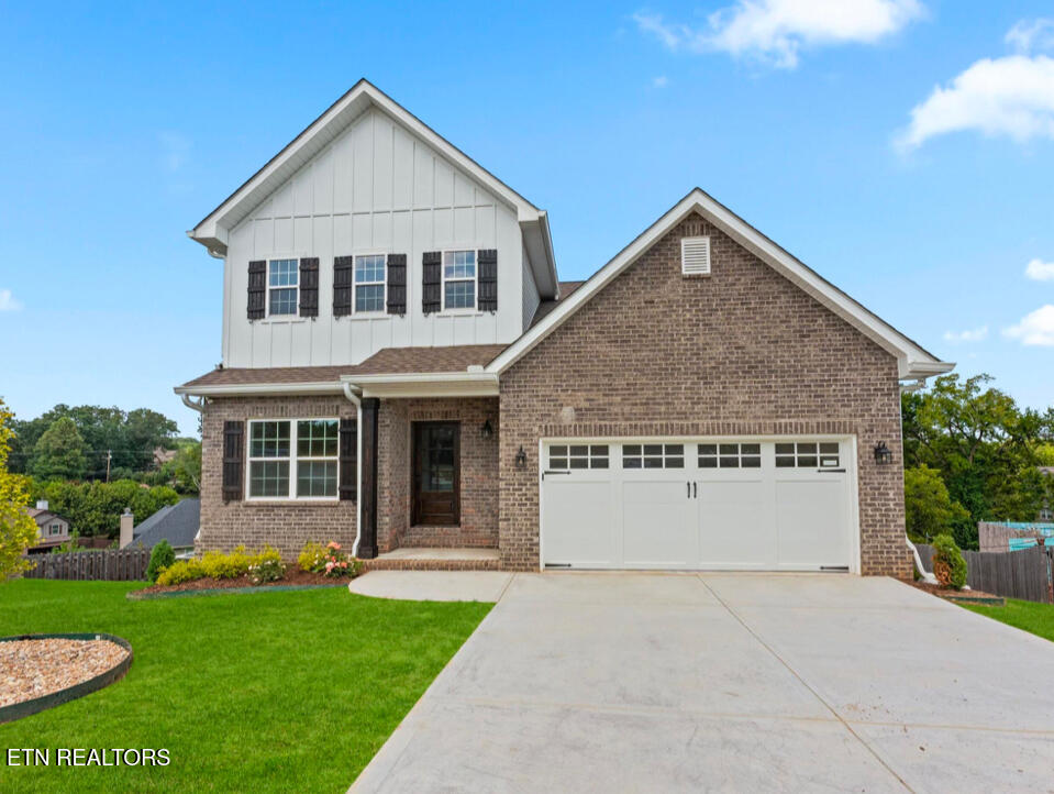 1094 W Glenview Drive