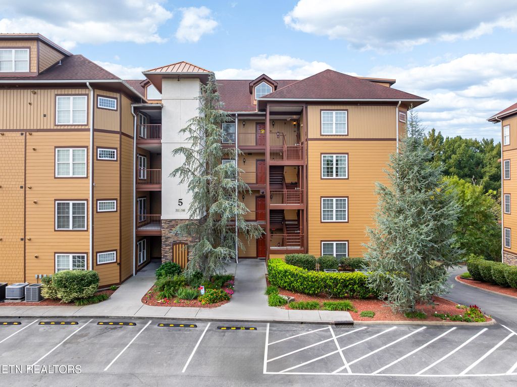 Photo of 527 River Place Way #516, Sevierville, TN 37862 (MLS # 1315875)