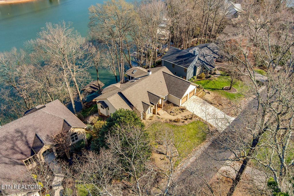Photo of 206 Kiyuga Lane, Loudon, TN 37774 (MLS # 1332748)