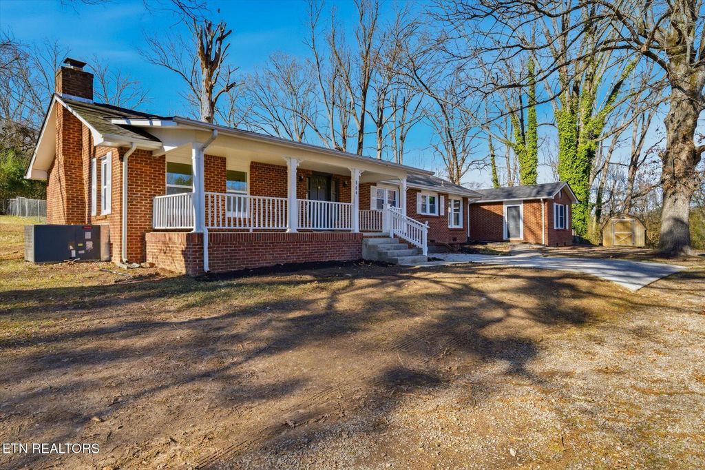 Photo of 884 Stevens Lane, Lenoir City, TN 37771 (MLS # 1325862)