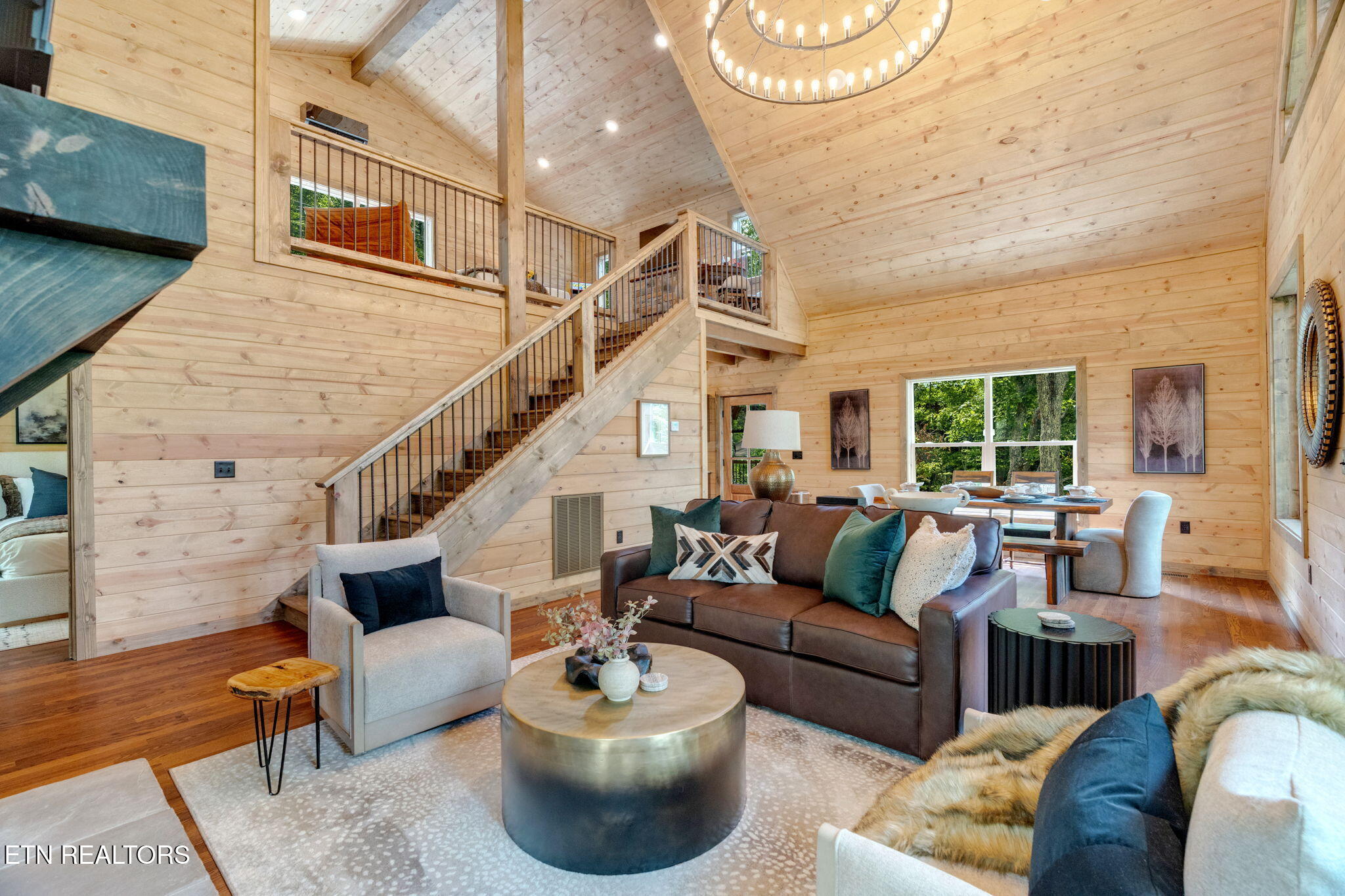 2420 Old Barn Circle