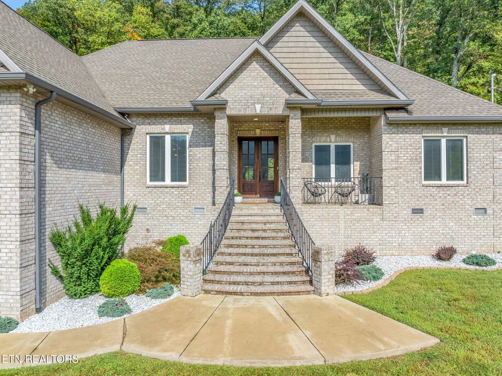Photo of 3307 Greenway Drive, Knoxville, TN 37918 (MLS # 1336514)