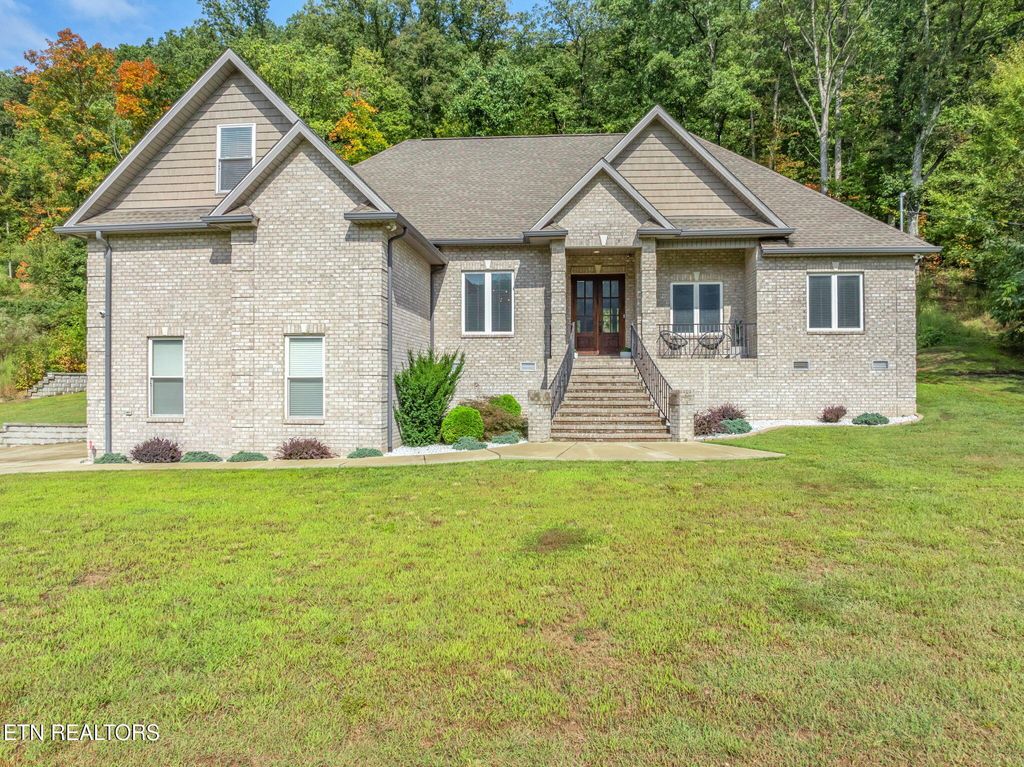 Photo of 3307 Greenway Drive, Knoxville, TN 37918 (MLS # 1336514)