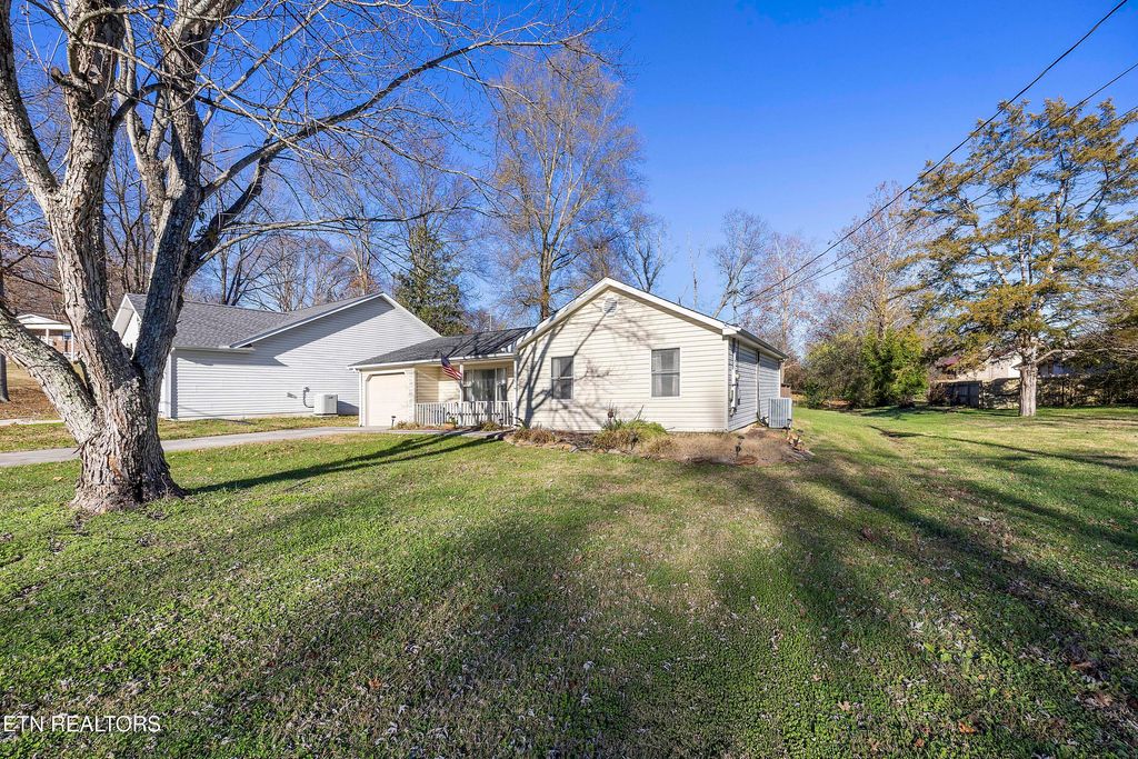 Photo of 504 E Kings Gate Rd, Knoxville, TN 37934 (MLS # 1323183)