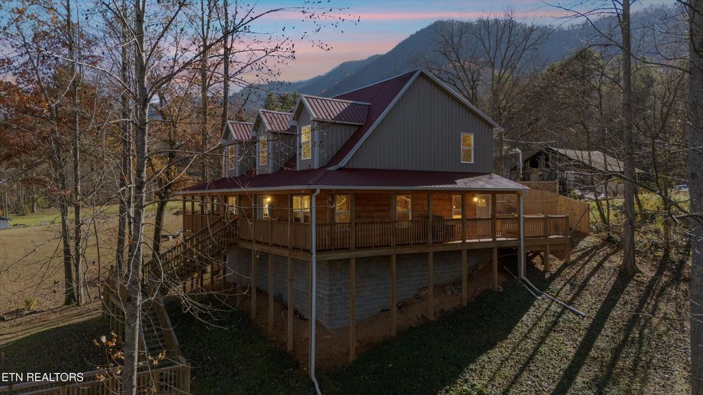 Photo of 1109 Dry Valley Rd, Townsend, TN 37882 (MLS # 1303908)