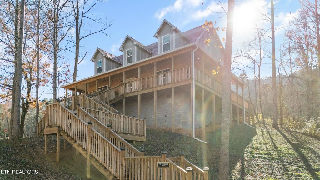 Photo of 1109 Dry Valley Rd, Townsend, TN 37882 (MLS # 1303908)