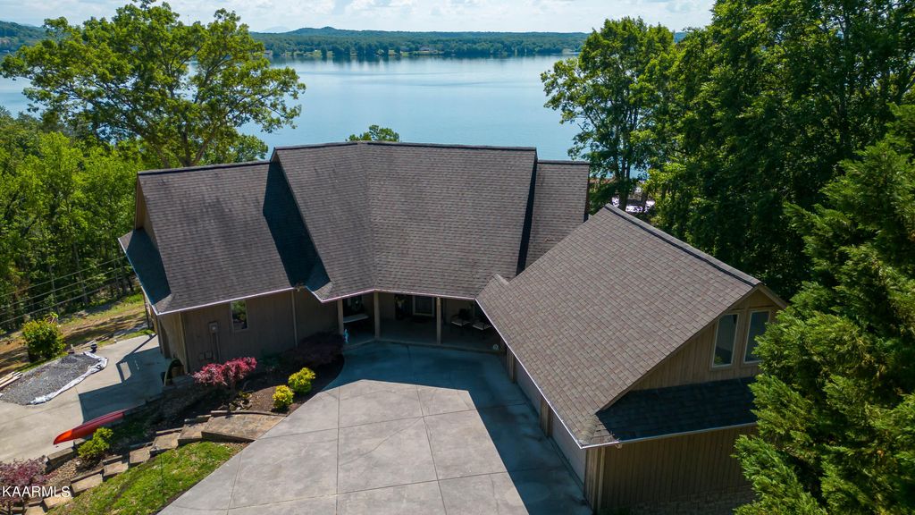 Photo of 425 Lake Vista Court, White Pine, TN 37890 (MLS # 1228488)