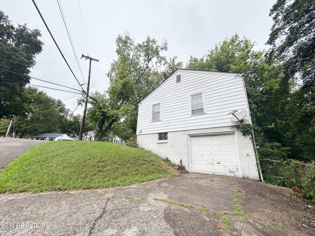 Photo of 2500 Brice St, Knoxville, TN 37917 (MLS # 1344116)
