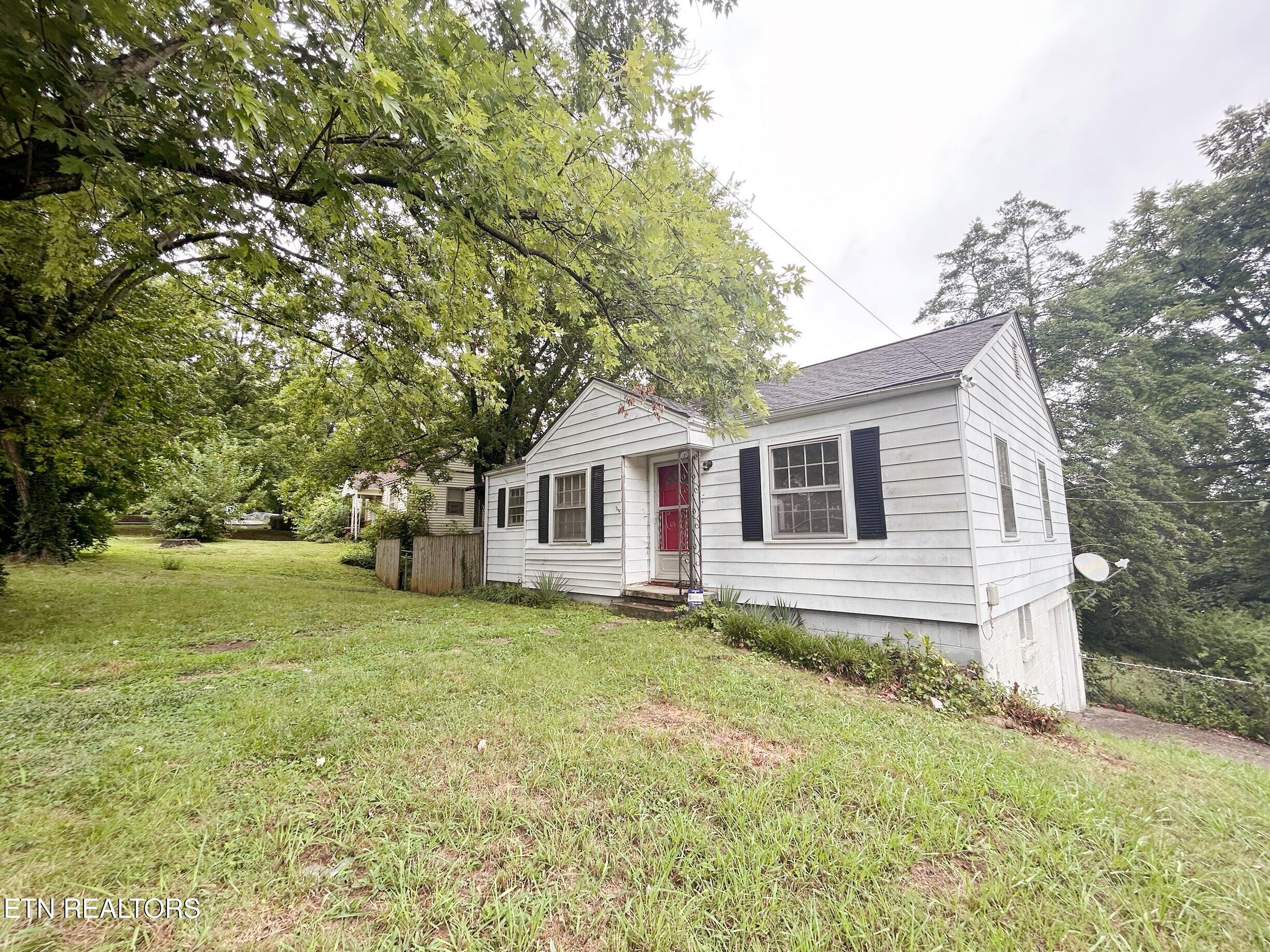Photo 1 of 11 — 2500 Brice St, Knoxville, TN 37917