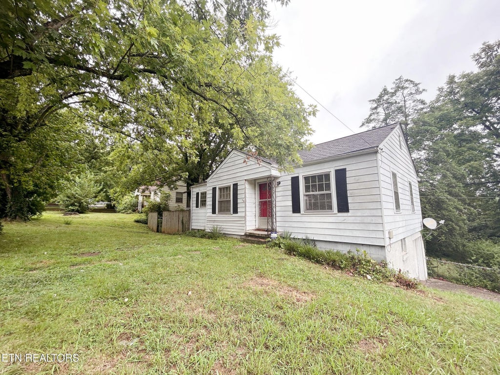 Photo of 2500 Brice St, Knoxville, TN 37917 (MLS # 1344116)