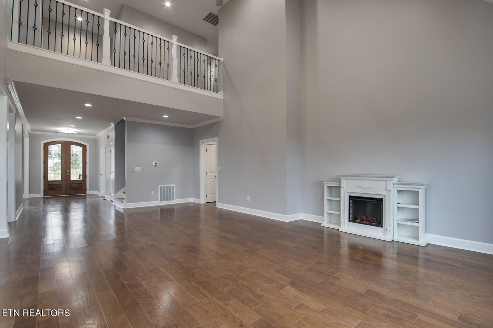 Loudon, Tennessee 37774, United States, 4 Bedrooms Bedrooms, ,5 BathroomsBathrooms,Residential,Active,90530