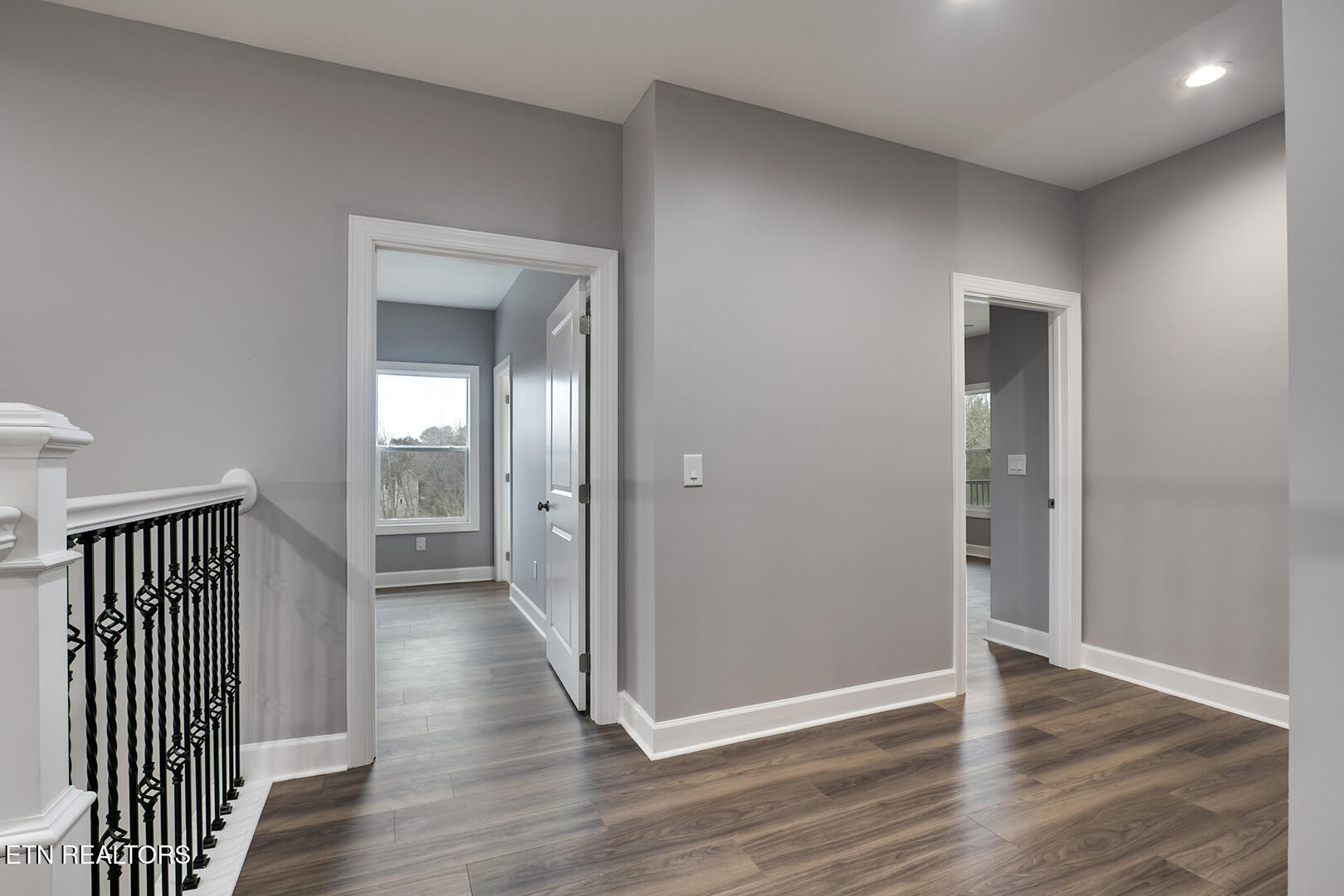 Loudon, Tennessee 37774, United States, 4 Bedrooms Bedrooms, ,5 BathroomsBathrooms,Residential,Active,90530