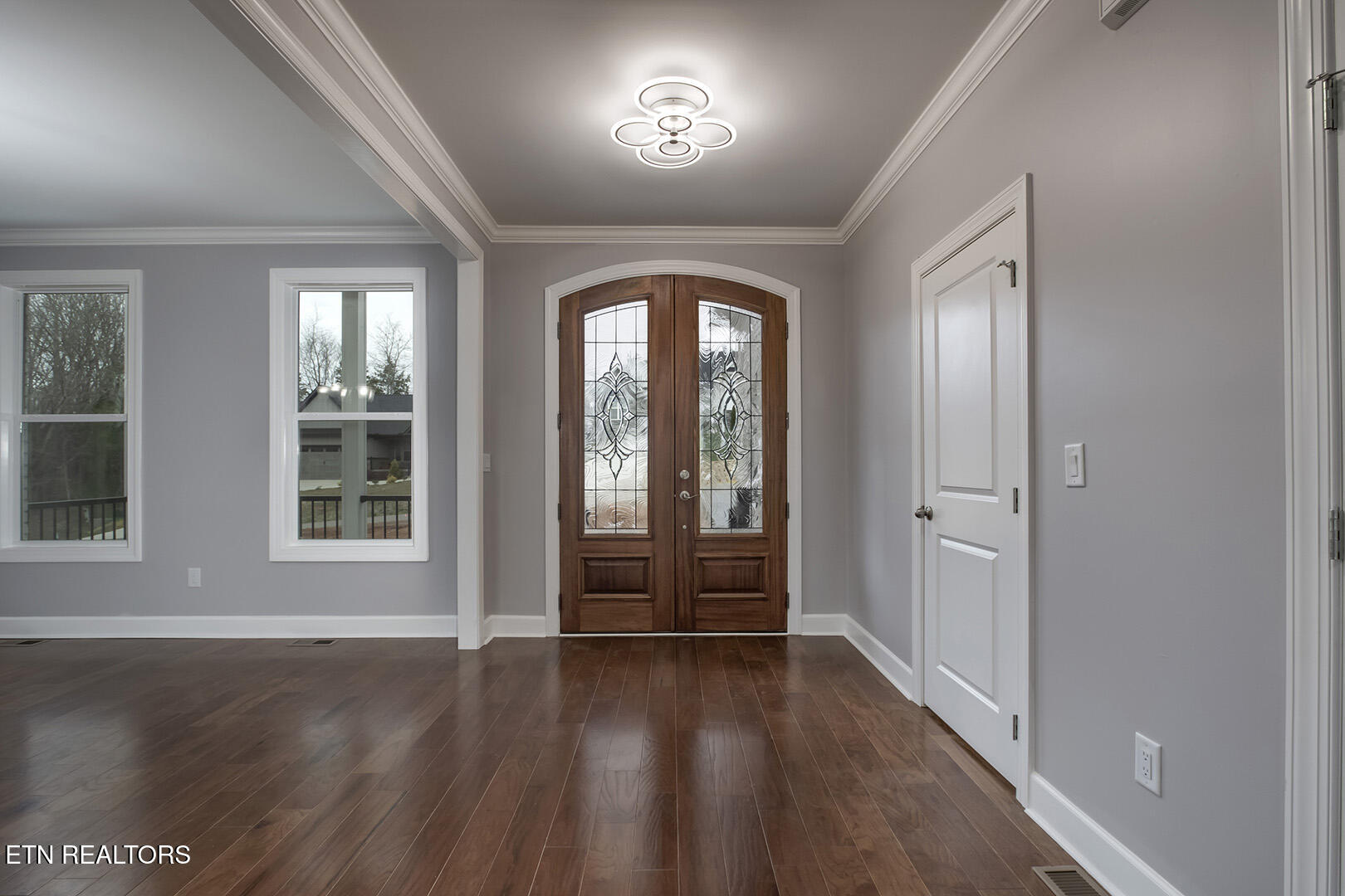 Loudon, Tennessee 37774, United States, 4 Bedrooms Bedrooms, ,5 BathroomsBathrooms,Residential,Active,90530