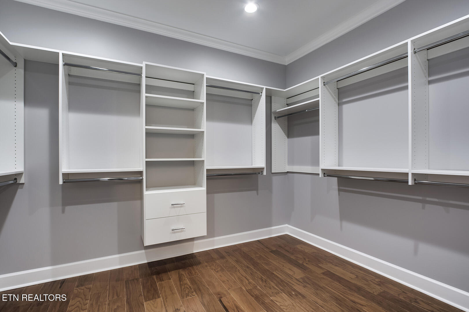 Loudon, Tennessee 37774, United States, 4 Bedrooms Bedrooms, ,5 BathroomsBathrooms,Residential,Active,90530