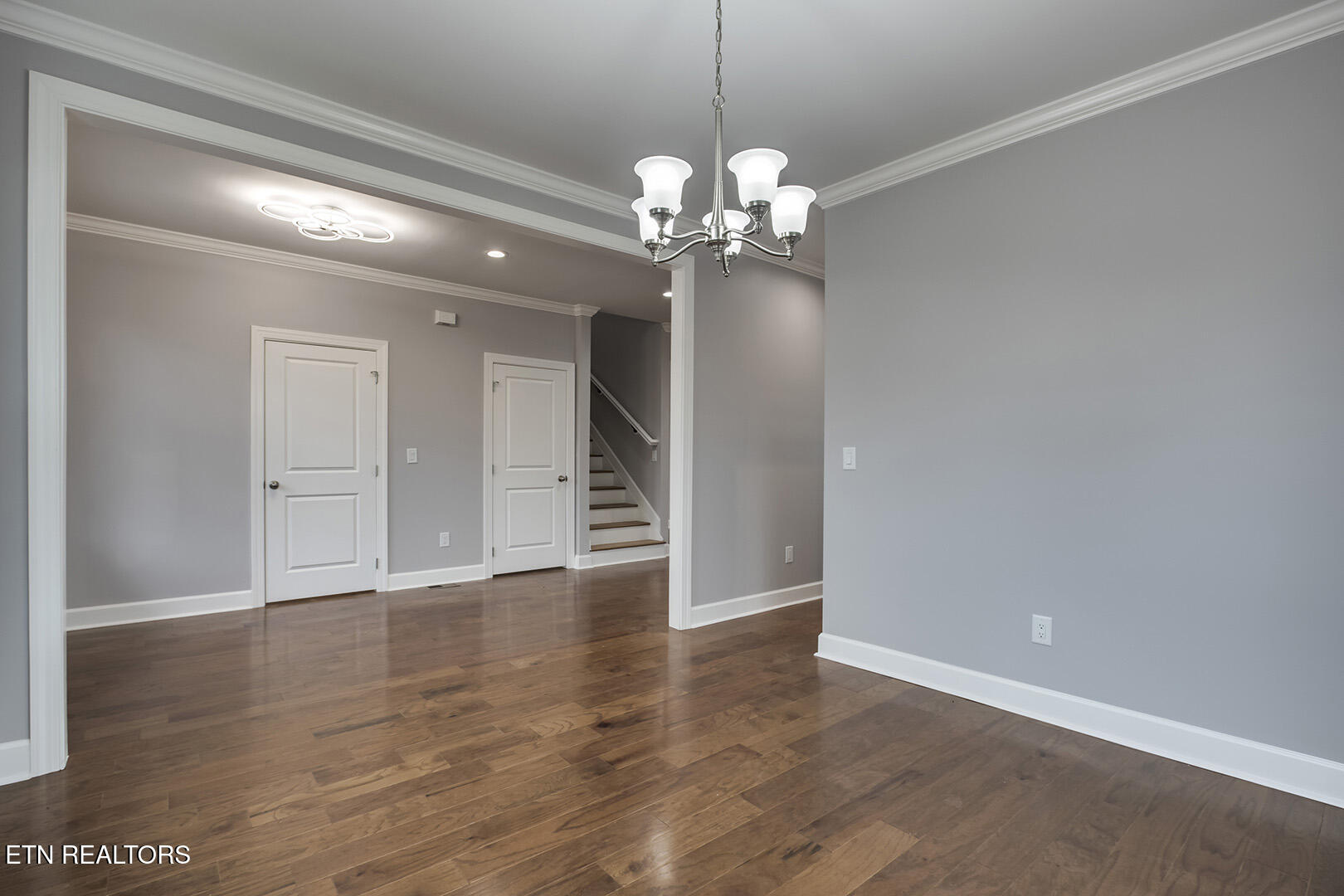 Loudon, Tennessee 37774, United States, 4 Bedrooms Bedrooms, ,5 BathroomsBathrooms,Residential,Active,90530