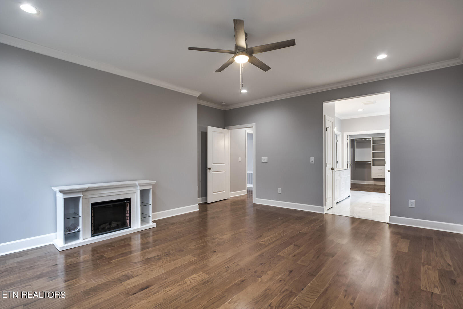 Loudon, Tennessee 37774, United States, 4 Bedrooms Bedrooms, ,5 BathroomsBathrooms,Residential,Active,90530