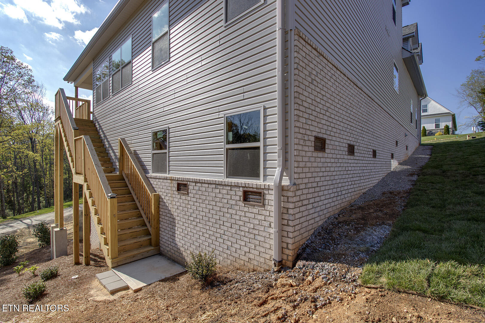 Loudon, Tennessee 37774, United States, 4 Bedrooms Bedrooms, ,5 BathroomsBathrooms,Residential,Active,90530