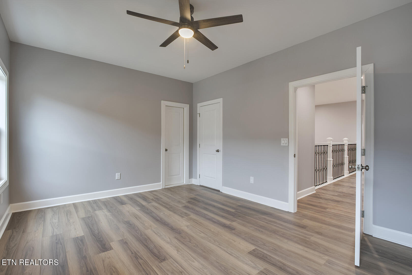 Loudon, Tennessee 37774, United States, 4 Bedrooms Bedrooms, ,5 BathroomsBathrooms,Residential,Active,90530