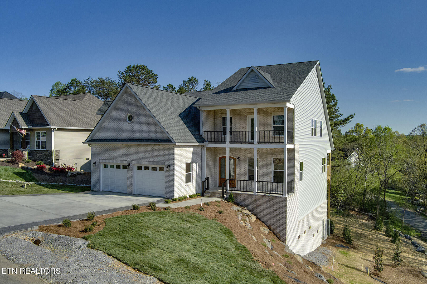 Loudon, Tennessee 37774, United States, 4 Bedrooms Bedrooms, ,5 BathroomsBathrooms,Residential,Active,90530