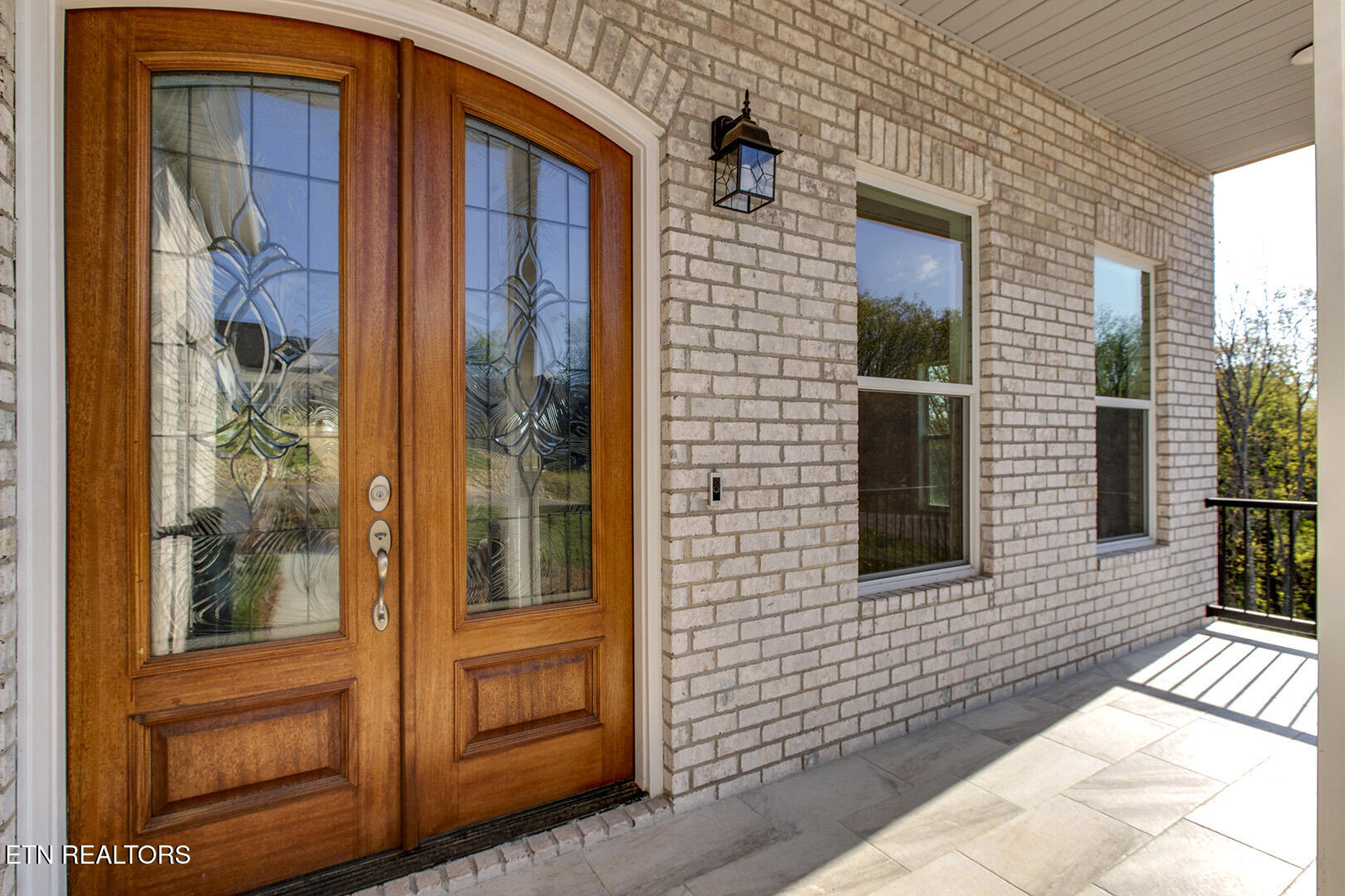 Loudon, Tennessee 37774, United States, 4 Bedrooms Bedrooms, ,5 BathroomsBathrooms,Residential,Active,90530