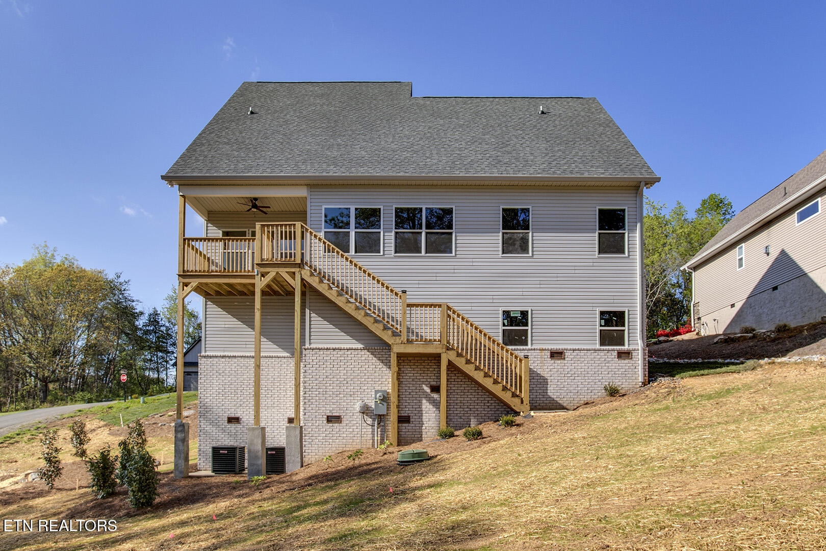 Loudon, Tennessee 37774, United States, 4 Bedrooms Bedrooms, ,5 BathroomsBathrooms,Residential,Active,90530