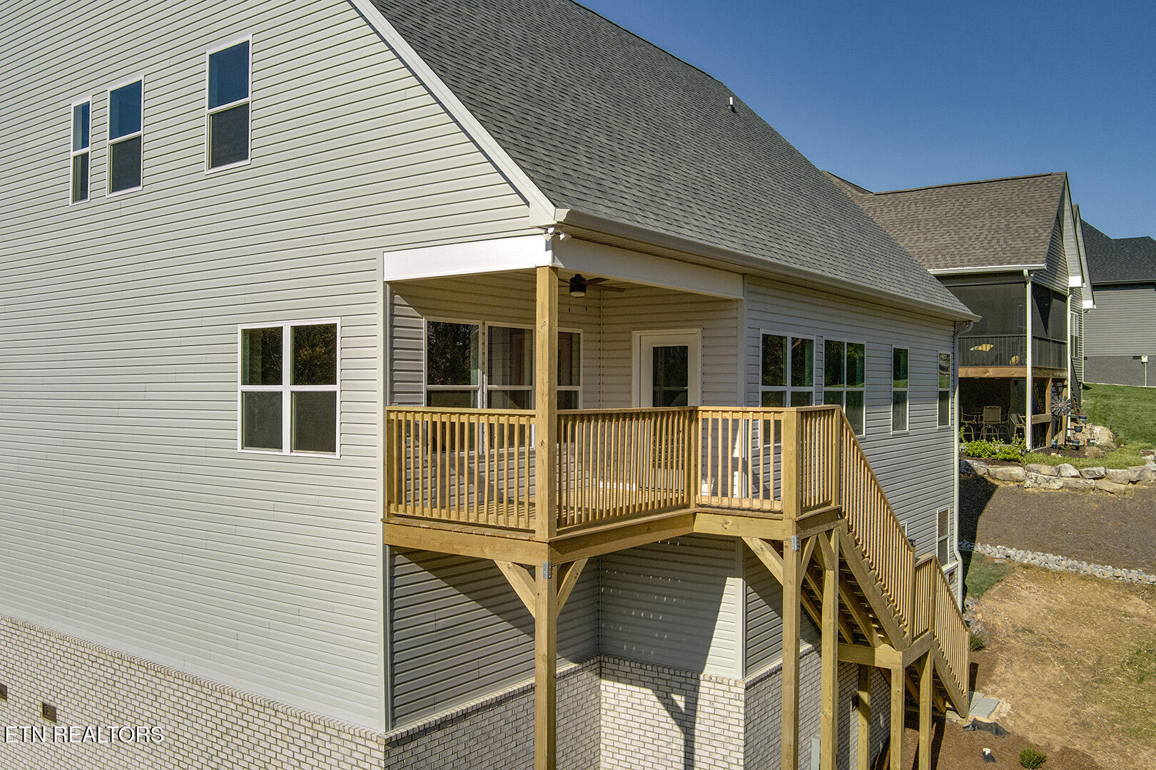 Loudon, Tennessee 37774, United States, 4 Bedrooms Bedrooms, ,5 BathroomsBathrooms,Residential,Active,90530