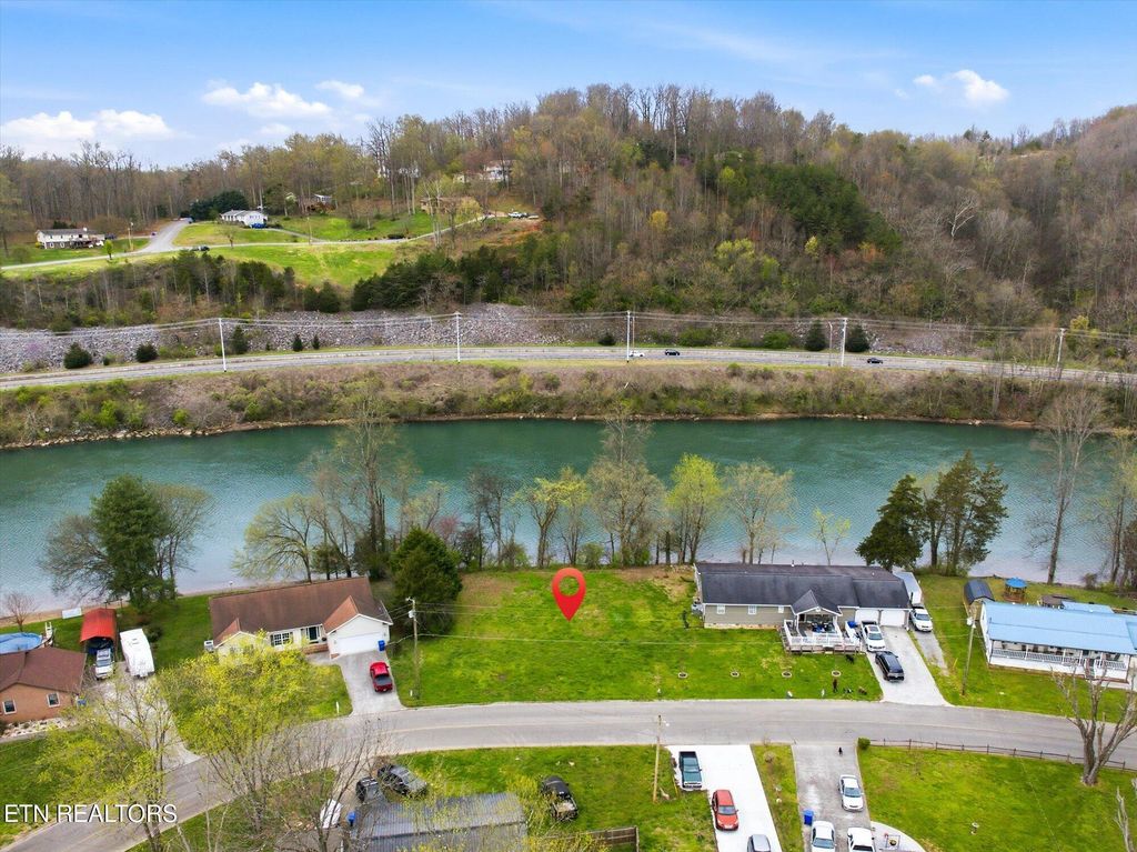 Photo of Melton Hill Circle, Clinton, TN 37716 (MLS # 1333560)