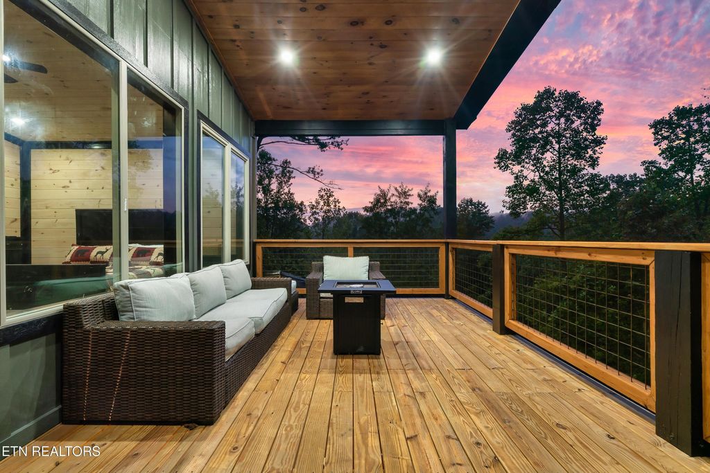 Photo of 1196 Cole Lane, Gatlinburg, TN 37738 (MLS # 1310730)