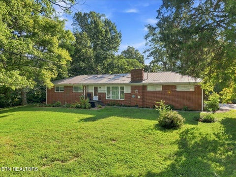 Photo of 109 Dartmouth Circle, Oak Ridge, TN 37830 (MLS # 1354842)