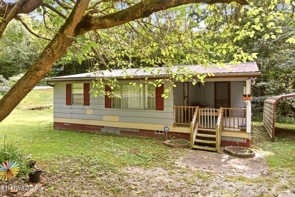 243 SMITH RD, CLINTON, TN 37716 - Image 719ead01ac8582384eb7d8747384e612/4148149361