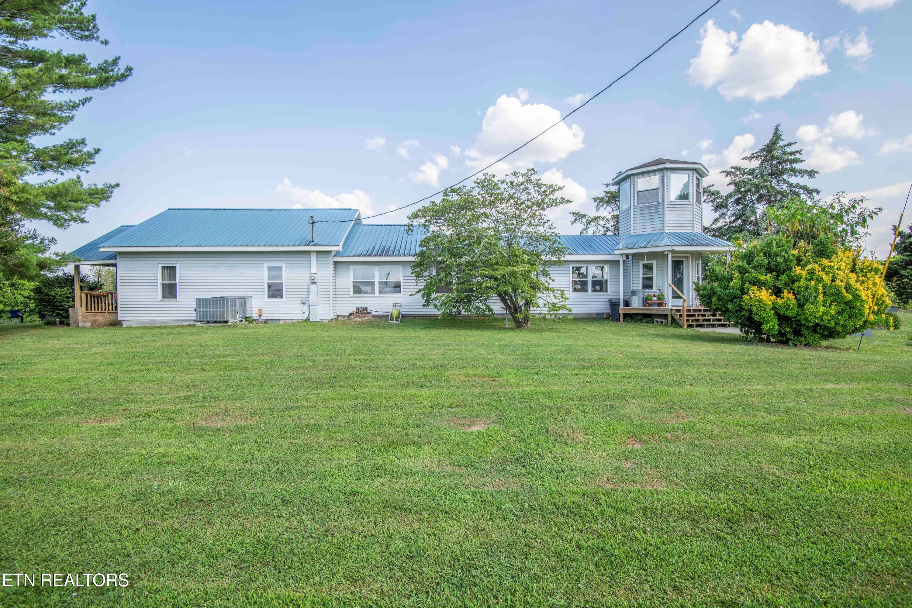 916 W Copeland Drive