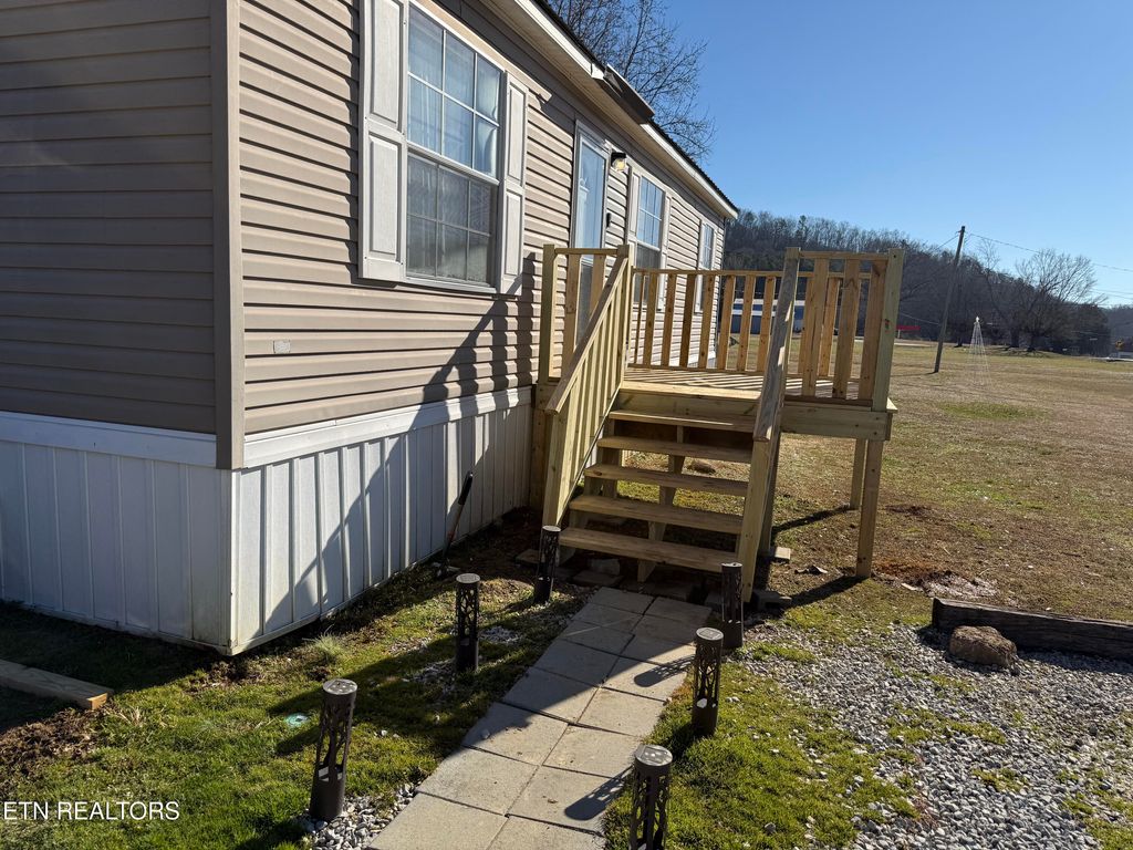 Photo of 1355 Loudon Hwy Hwy, Kingston, TN 37763 (MLS # 1287361)