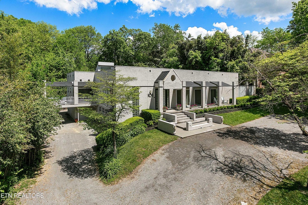 Photo of 1108 Bluff View Rd, Knoxville, TN 37919 (MLS # 1298779)
