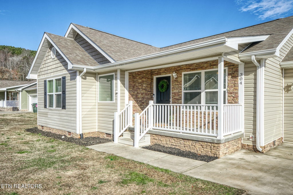 Photo of 304 Foothills Drive, Dayton, TN 37321 (MLS # 1249663)
