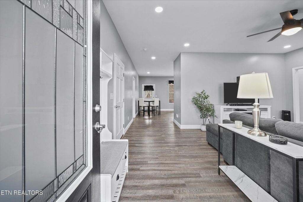 Photo of 431 Kingsley Court, Maryville, TN 37804 (MLS # 1325469)