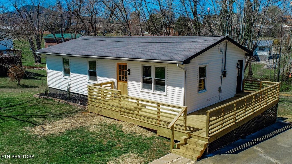Photo of 839 Navaho Dr, Newport, TN 37821 (MLS # 1294579)