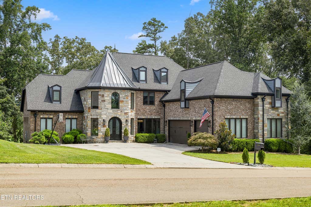 Photo of 2124 Viewcrest Lane, Knoxville, TN 37932 (MLS # 1351801)