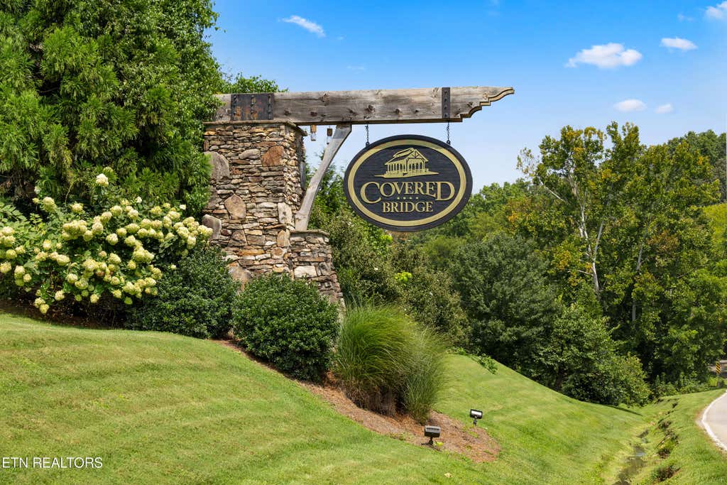 Photo of 2124 Viewcrest Lane, Knoxville, TN 37932 (MLS # 1351801)