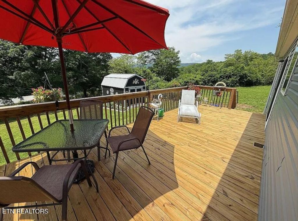 Photo of 114 Spain Circle Cir, Harriman, TN 37748 (MLS # 1312062)