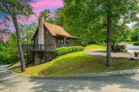 664 Kings Hills Blvd Pigeon Forge TN 37863