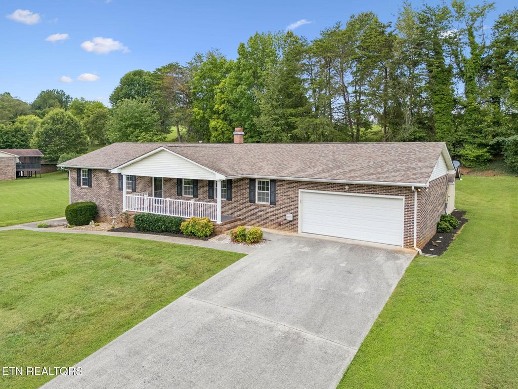 Photo of 2117 S Belmont Drive, Maryville, TN 37804 (MLS # 1348180)