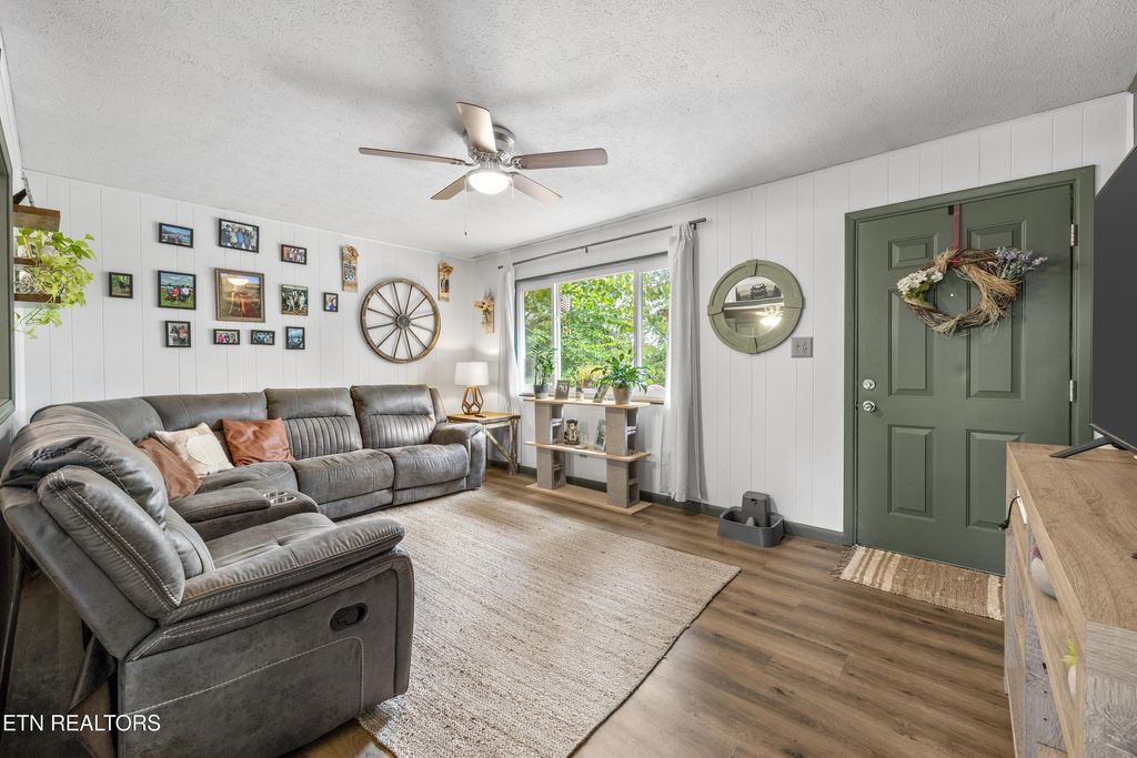 Photo of 2127 Highland Rd, Maryville, TN 37801 (MLS # 1316409)