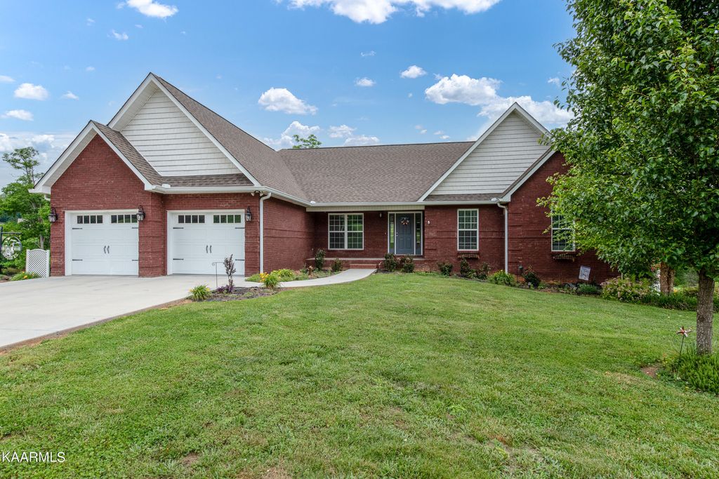 Photo of 918 Houston Springs Rd, Greenback, TN 37742 (MLS # 1227608)