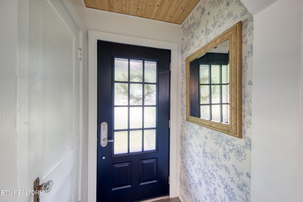 Photo of 313 Edgewood Circle, Clinton, TN 37716 (MLS # 1305326)